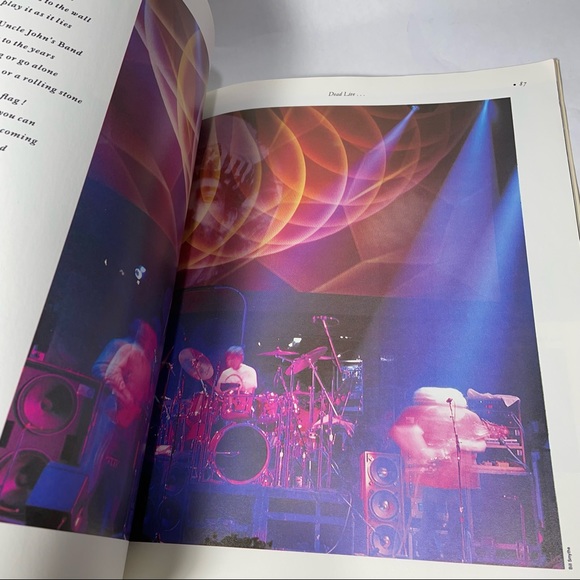 The GRATEFUL DEAD 1965-1990 Book Built to last 25 years of Fantail - Picture 6 of 11